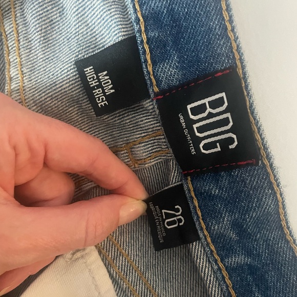 BDG Urban Outfitters Mom High-Rise Short - Picture 3 of 3